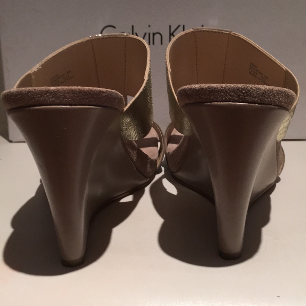 Shoe - Picture 4 of 4